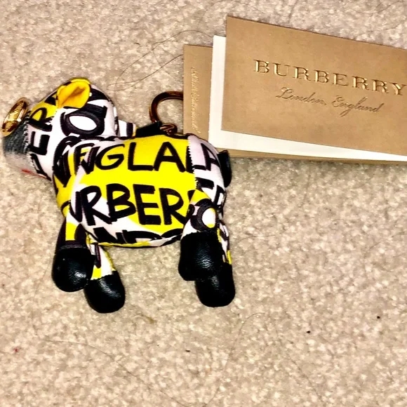 🎁Authentic new with tag Burberry Graffiti charm . - Picture 2 of 9